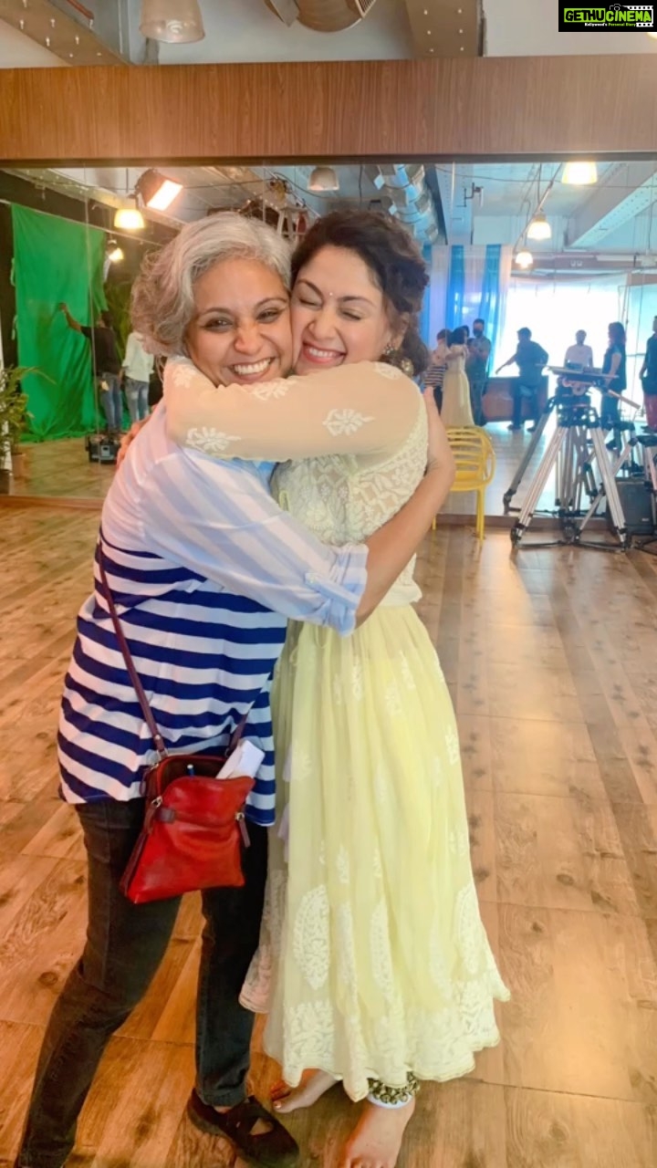 Manjari Fadnnis Instagram - I met this Boss Lady😎 while shooting for a short film long ago, where she had graciously given us her apartment to shoot in. We hit it off back then & kept bumping into each other over years. A few years later I came across her shortfilm ‘Time’ that she had directed & I absolutely loved the execution & the touching heartwarming story that she so sensitively told her audience. & I was so proud of her! Then one day she came to me with the script of Khamakha. I instantly connected with it & was onboard right away. The Magic Khamakha ended up creating for us & the audience alike, also grew our bond over years, even as friends. Aarti since then has been winning multiple awards & hearts for her other shorts even internationally🙌❤️She’s not just an amazing director but such a warm person. & you can see it in the stories she chooses to write & tell. They are all heart & soul. & So is She❤️ I love you Aarti Bagdi to the moon & back & I’m sooo grateful to have u in my life! 😇🤗 Happiest Birthday 🤗😘❤️❤️❤️