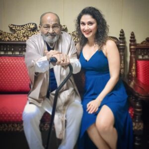 Manjari Fadnnis Instagram - Can’t believe my luck that I got to be Directed by this lovely person, apart from being the Legandary, 5 times National Award winning director that he is… K. Vishwanath Sir 🥹. He directed me in one of my most difficult roles, in my Telugu film, Shubhapradam. He was so wonderful to me. He made me learn & perform almost every Indian dance form that is in India in our film. From Bharatnatyam to Mohiniatyam, to Odissi to u name it…  He was so patient with me on shoot even when sometimes I would not believe I could do something, he pushed me & believed in me more than I did in myself at that time. He almost treated me like his own daughter. I will always be so grateful to him🥹🙏🏼 
I write this with a heavy heart as I just got to know he is no more. He lived a Great life… & inspired everyone around him. I’m so glad I spoke to him a few months ago, didn’t know that would be the last. 
This pic is from 2018 when I was in Hyderabad to perform my play. He was so busy that day. He was winning a Life Time Achievement Award that same evening & had it been someone else would have fairly & understandably missed attending my play… but not Vishwanath Sir. Immediately after accepting his award, he came for my play & met me backstage post the performance…. I was so touched…. Love you Sir forever❤️ Thankuuu for being such a gem in this world❤️❤️❤️❤️ Will always remember you with a Big Smile & so much Love & Respect in my heart ❤️ 🙏🏼🙏🏼🙏🏼