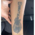 Mansi Srivastava Instagram - Yeh sirf tattoo nahi ! Yeh Art hai Art !! (In Deepika padukone’s voice ) And specially when u have to cover up an old tattoo and make it look like a brand new one . Beautifully and patiently done by by @alienstattooindia @_darshansoni Designed by Sameer Check out the link in Bio for the whole VLOG Big thanks to @nehalaxmi_ @effectiveatul @anusrrivastava to give us company that day and made this day very interesting for us 😎😜