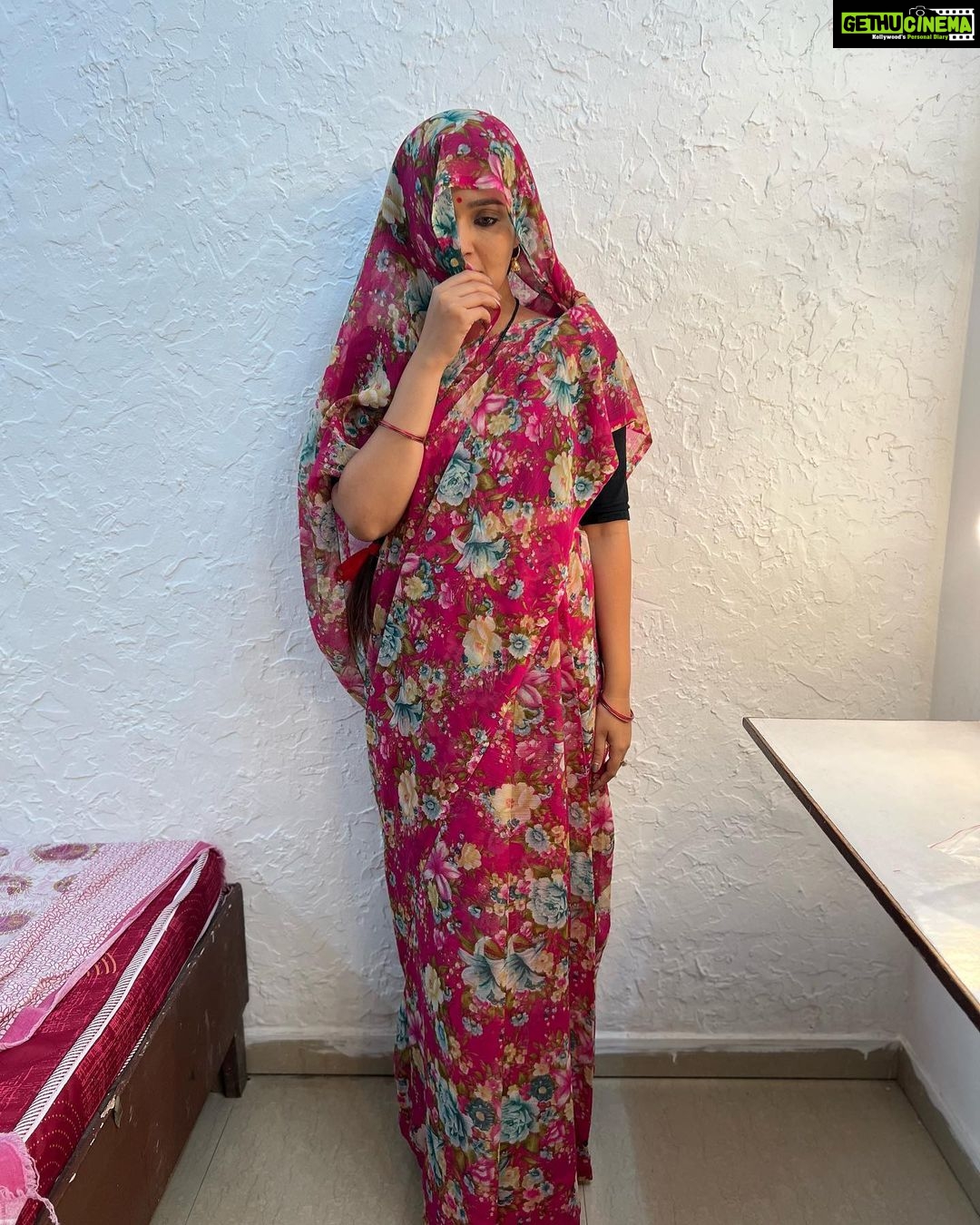 Mansi Srivastava Instagram - #ghoonghat looktests be like !! 😅😅