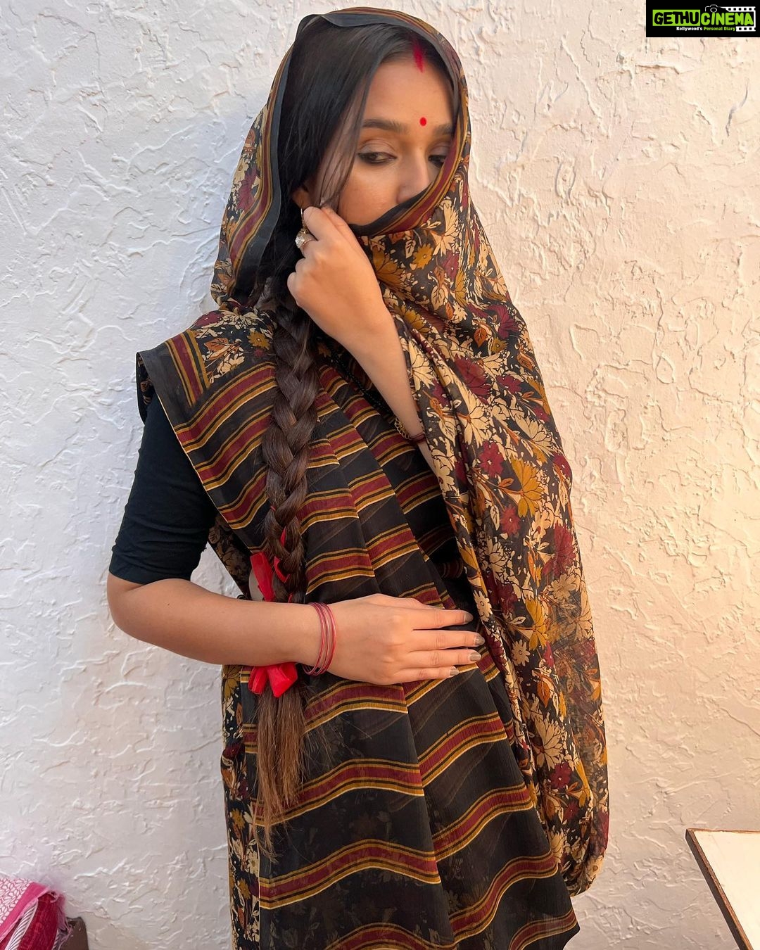 Mansi Srivastava Instagram - #ghoonghat looktests be like !! 😅😅