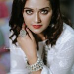 Mareena Michael Kurisingal Instagram - Phototaken @anarkali_wedding_photography Mua @nashash_makeover Costume @chikankariaffair