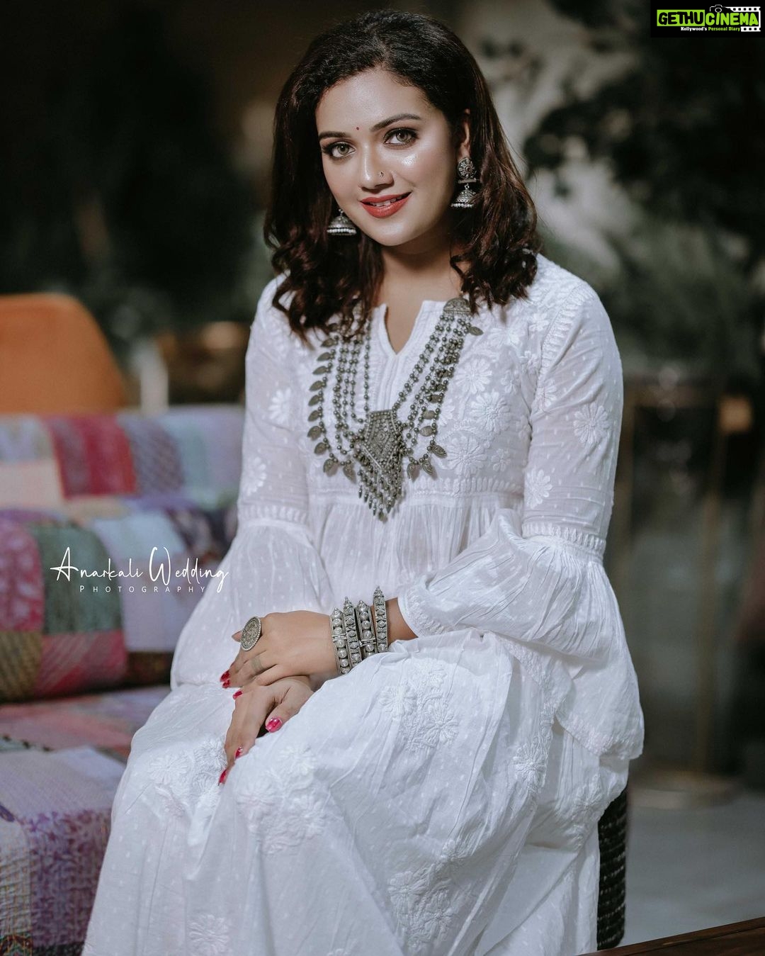 Mareena Michael Kurisingal Instagram - White is purity🥰 Dress @chikankariaffair Photography @anarkali_wedding_photography Mua @nashash_makeover Ornaments @simple_look33