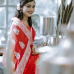 Mareena Michael Kurisingal Instagram - photography @anarkali_wedding_photography mua @nashash_makeover saree @meadow_by_priyanka