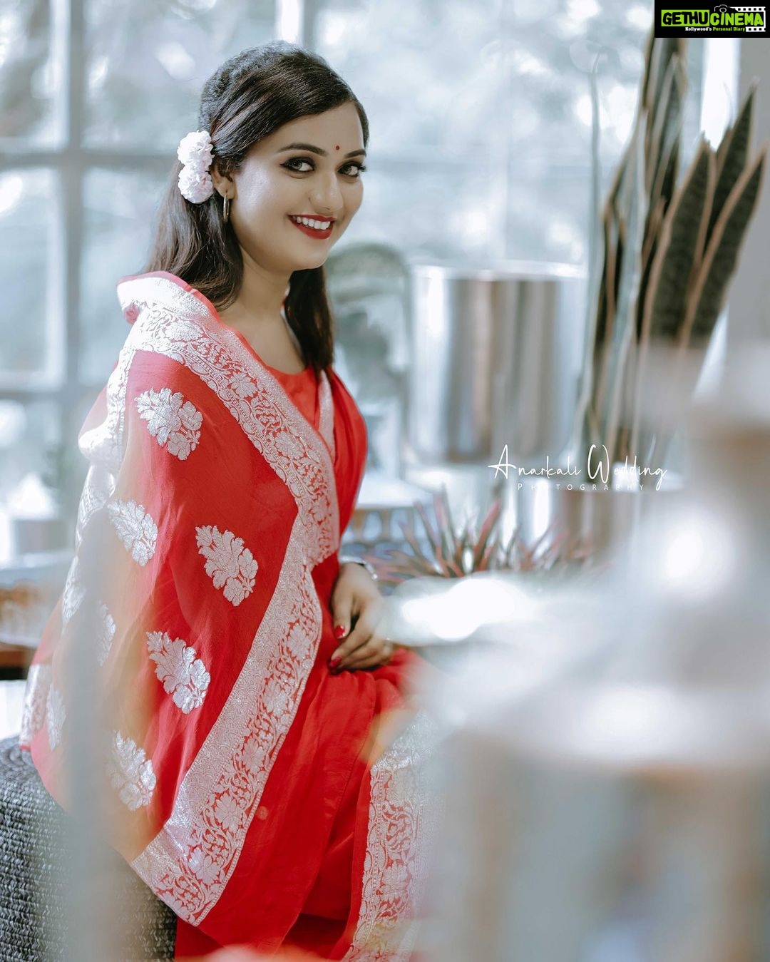 Mareena Michael Kurisingal Instagram - photography @anarkali_wedding_photography mua @nashash_makeover saree @meadow_by_priyanka