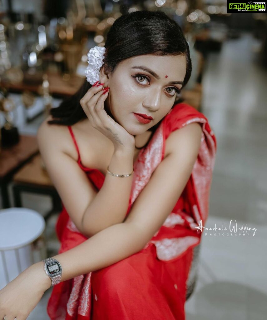 Mareena Michael Kurisingal Instagram - The saree❤️ saree @meadow_by_priyanka mua @nashash_makeover photography @anarkali_wedding_photography