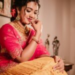 Mareena Michael Kurisingal Instagram - remember to smile make up and styling @ashif_marakkar photography @_psychofotographer_ costume @kanakadara_ jewellery @anokhi_priyakishore location @voye_homes #bidereels #trending #actress #mallu #malayalam #telugu #telu VOYE HOMES Moonlight Forest Resort, Kanthalloor Munnar.