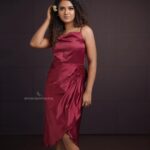 Mareena Michael Kurisingal Instagram - In Frame : @mareenamichaelkurisingal Photography : @director_aniesh_upaasana @aniesh_upaasana_studio In association with @redfmmalayalam Makeup : @vijilsmakeover Styling : @leirakuncysiby Jewellery : @ladies_planet_rental_jewellery @saltstudio . #swayamvarasilks #malayalamactress #sareelovers #sareelove #photoshoot #celebrity #sareestyle #sareeactress #sareedraping #gown #christianwedding #mareena #mareenamichaelkurisingal #mareenamichael #saree #hinduwedding #weddingsaree #frock #frocks #frocksforwomen