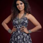Mareena Michael Kurisingal Instagram - @mareenamichaelkurisingal wearing Trendy knee length sleeveless frock by @swayamvarasilksindia . . In Frame : @mareenamichaelkurisingal Photography : @director_aniesh_upaasana @aniesh_upaasana_studio In association with @redfmmalayalam Makeup : @vijilsmakeover Styling : @leirakuncysiby Jewellery : @ladies_planet_rental_jewellery @saltstudio . #swayamvarasilks #malayalamactress #sareelovers #sareelove #photoshoot #celebrity #sareestyle #sareeactress #sareedraping #gown #christianwedding #mareena #mareenamichaelkurisingal #mareenamichael #saree #hinduwedding #weddingsaree #frock #frocks #frocksforwomen