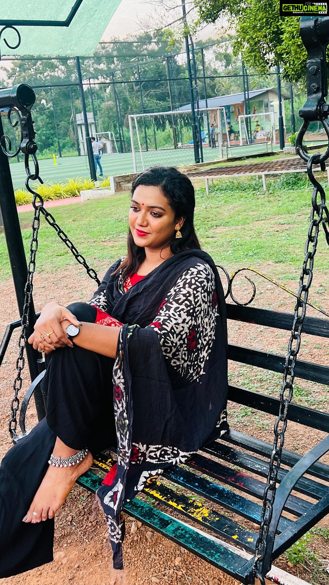 Mareena Michael Kurisingal Instagram - 🖤 📷 @amrutha.lal