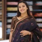 Mareena Michael Kurisingal Instagram - Seematti is better than i expctd....the way they offer numerous styles,fabrics and designs is amazing..great apparel for any occassions...a place very near to hilite mall and easy access.. seematticrafted is very well laid out with counters for different clothing on various floors. Spacious seating, well spread out and great value for money. Tnk u so mch for inviting me @zapplrmedia to the upgraDed version of seematti as @seematticrafted Congrts to @seemattitextiles family #seematti #seematticrafted #calicut #seematticalicut #letswelcomehappiness #launched #fashion #fashionstyle #shopping #newstore #sarees #weddingsarees #lehengas #kancheepuramattires #lacha #sharara #salwars #churidars #gowns