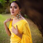 Mareena Michael Kurisingal Instagram - when u can't find the sunshine,be the sunshine Makeup & styling : @ashif_marakkar Photography: @_psychofotographer_ Wearing : @globe_collectionss Jewelleries : @thinkal__fashionbay Location: @voyehomes