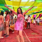 Maryam Zakaria Instagram - #happyholi ❤️💜💚💙💛💖😘 Razzberry Rhinoceros