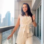 Maryam Zakaria Instagram - 2 trends in 1 reel 😇☺️🔥 . . #trendingreels #dance #dubai