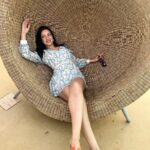 Maryam Zakaria Instagram - No photoshop required 💙🔥 . . #photoshoot #travelphotography #crusise #crusing #ootd #womenfashion #hermes Cordelia Cruises