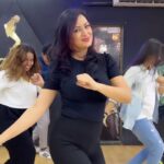 Maryam Zakaria Instagram - We are all set 💃 #tumtum 🔥✨ . . #dancereels #dancerehearsal #trending