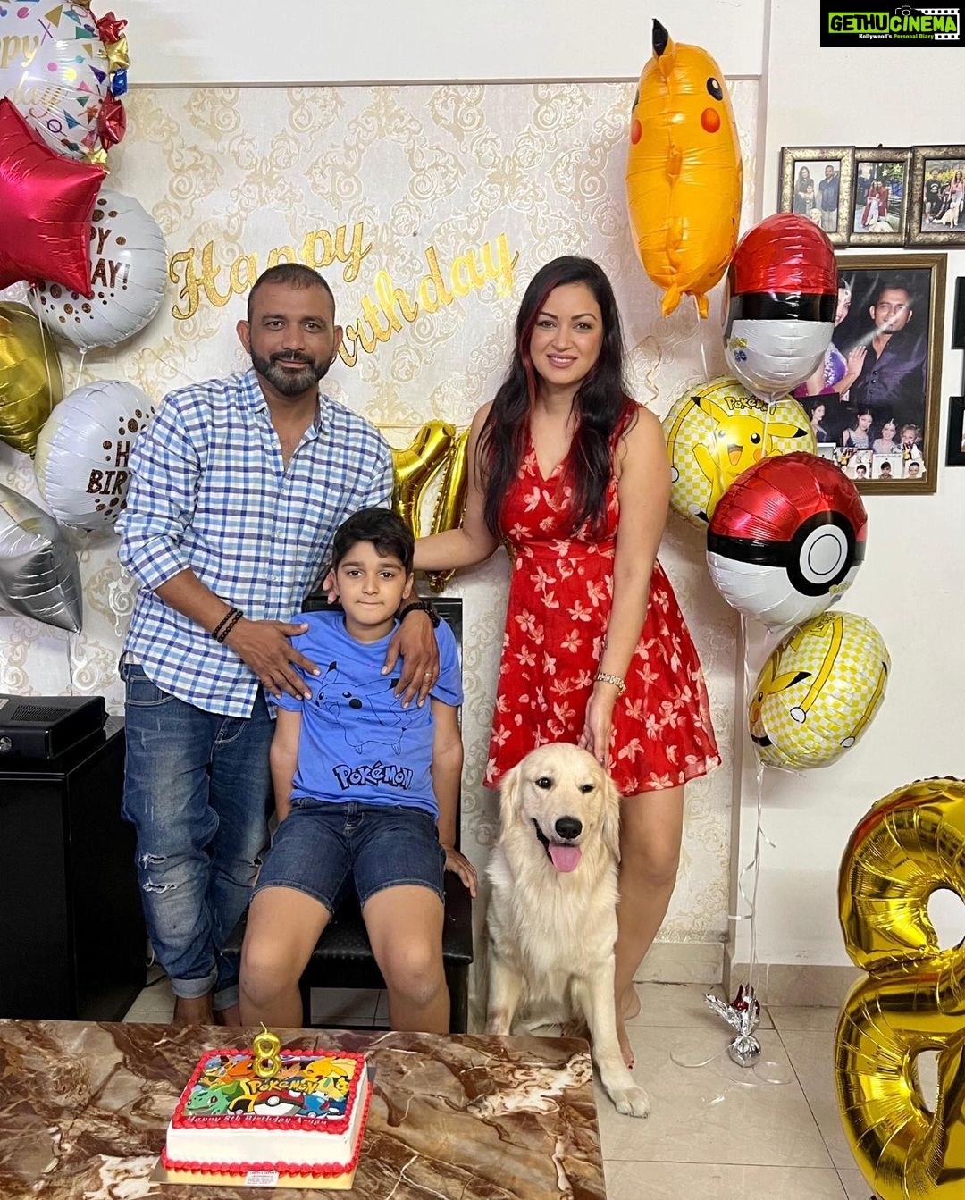 Maryam Zakaria Instagram - Thank you everyone for all the birthday wishes for Aryan & Rocky ❤️ #birthdaycelebration #myboys #goldenretriever #parentgoals