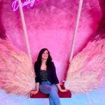 Maryam Zakaria Instagram - Just found the right place to click pictures, love the vibe here 💗 . . #pink #photoshoot #pinkdecor #pose #maryamzakaria Sugardaddy Bistro