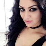 Maryam Zakaria Instagram - It’s been a while I did this Smokey eyes make up with grey colour lenses. I should plan this look again what you say guys yes or no? ☺️ . . #smokeyeyes #makeup #photography #reelitfeelit #curlyhair #people #glam #explore