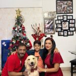 Maryam Zakaria Instagram - This is how we celebrate Christmas 🎄 Merry Christmas from our family to yours 🎄🌟♥️😄 . . #merrychristmas #happyholidays #reelitfeelit #family #reelsinstagram #goldenretriever #reelswithmz #maryamzakaria