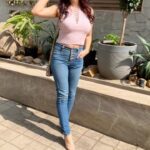 Maryam Zakaria Instagram – Happy Sunny Sunday 🌞🔥

.
.
#happysunday #summervibes #reelitfeelit #outfitoftheday