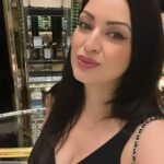 Maryam Zakaria Instagram - Black outfit is my favourite 🖤 . . #ootd #womenfashion #blackoutfit Cordelia Cruises