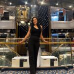 Maryam Zakaria Instagram - Black outfit is my favourite 🖤 . . #ootd #womenfashion #blackoutfit Cordelia Cruises