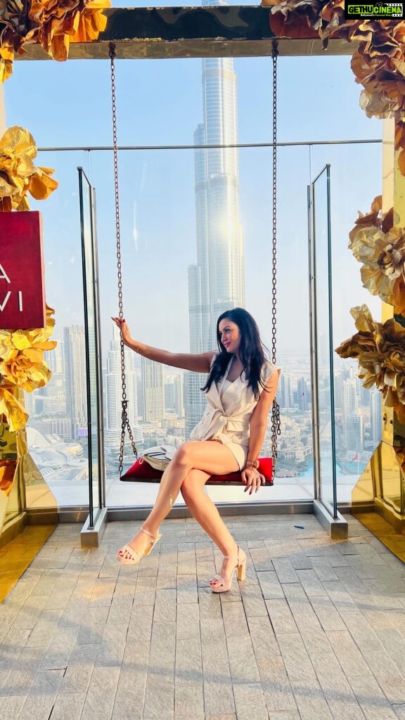 Maryam Zakaria Instagram - Throwback Dubai 😍💫 . . #dubai #capcut #reelsinstagram Dubai, United Arab Emirates