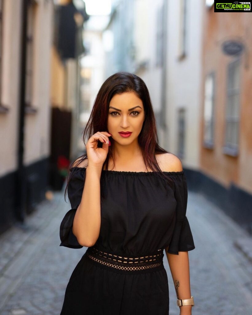 Maryam Zakaria Instagram - Can’t wait to see you 😍 #stockholm Stockholm, Sweden