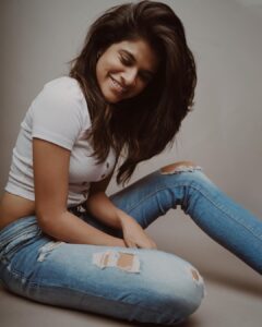 Maya Sundarakrishnan Instagram - good hair life. 

📸: @anupamasindhia ❤️