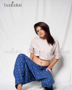 Maya Sundarakrishnan Instagram - Check out @taarabai.online ‘s beautiful and comfortable clothing. 

Clothing line : @taarabai.online photography: @sinty_boy 
Makeup and hair : @anjusartistry
Styled by : @singerswagatha