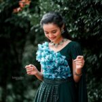 Meenakshi Anoop Instagram - Green greetings 💚 Stylist and designer : @doms.2010 Costume: @lax_desino Hair: @rathybaiju_mua jewellery: @anokhi_priyakishore Photography: @imagiophotography_official