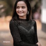 Meenakshi Anoop Instagram - Happy happy 🤍 📸@fotogramdesignstudio 👗@western_lady_ Jewellery @anokhi_priyakishore Stylist @doms.2010 Cherupuzha, India