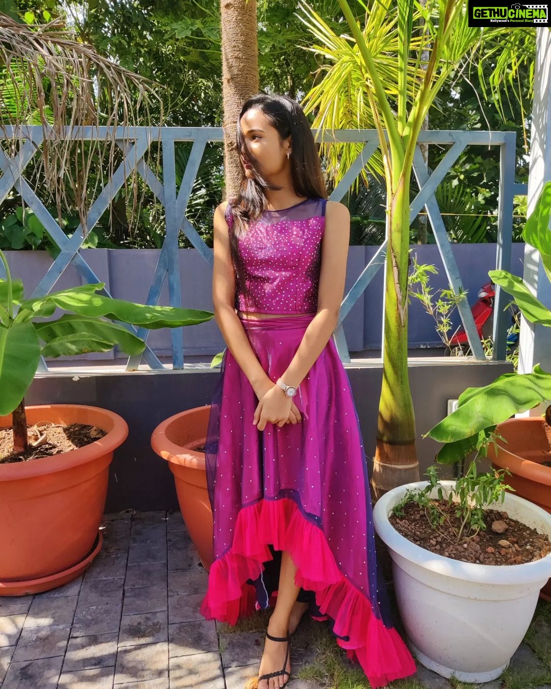 Meenakshi Anoop Instagram - Wind be like 🤍 👗@_trendbythreads_