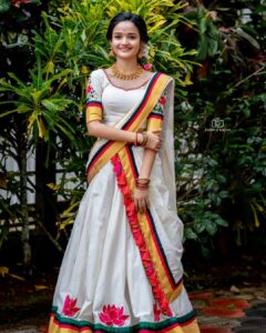 Meenakshi Anoop Instagram - Love the way 🦄

Stylist and designer : @doms.2010 
Costume: @annmaria_boutique 
Jewellery: @anokhi_priyakishore Photography: @__purplemedia__