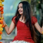 Meenakshi Anoop Instagram - എല്ലാവർക്കും എന്റെ ഹൃദയം നിറഞ്ഞ ഓണാശംസകൾ.. 😊 #happyonam 👗@rayandjolie