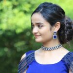 Meenakshi Anoop Instagram - Sidelooks..... Stylist and designer : @doms.2010 Costume: @fingerprinz_bridal_hub jewellery: @anokhi_priyakishore