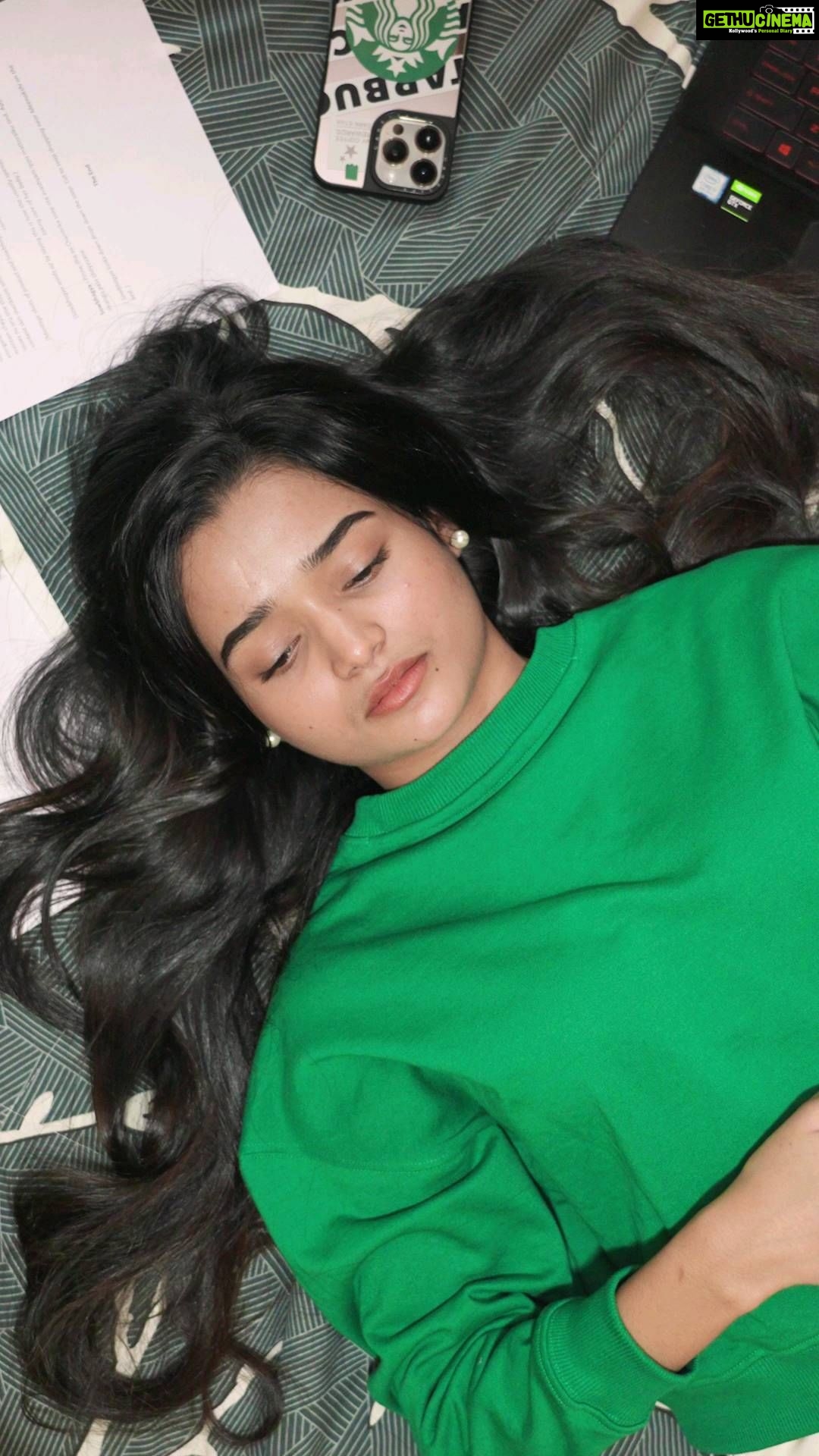 Meenakshi Anoop Instagram - My brain's full of mysteries most of the time but one thing im certain of is - The All New Chandrika can solve all your skin problems with more than 7 ingredients and 2x times coconut oil helps for a smoother glowy skin. Was fun discovering this and thanks to @sowbhagyavenkitesh for helping me just before losing myself in thoughts !😄 #discoverchandrika #allnewchandrika #chandrikaayurvedicsoap #onestopsolution #skincare #softandglowyskin