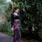 Meenakshi Anoop Instagram - Glossy🐝 Stylist and designer : @doms.2010 Costume: @western_lady_ Hair: @rathybaiju_mua jewellery: @anokhi_priyakishore Photography:@imagiophotography_official