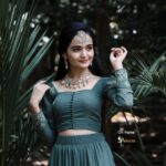 Meenakshi Anoop Instagram - Glam up 🤎 💄@aiswarya_makeovers 💍 @golden_cup_fashion_jewellery 🏞@mayaheritagekottayam 📸@hridayam_captured_moments 👗@akxa__anna__saji Maya Heritage Aymanam