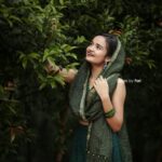 Meenakshi Anoop Instagram – Eid Mubarak 💫

.
.
.Stylist and designer : @doms.2010 
Costume: @Threadnneedle_official
Jewellery: @anokhi_priyakishore
Photography: @stories_by_fari
@esquire.photography