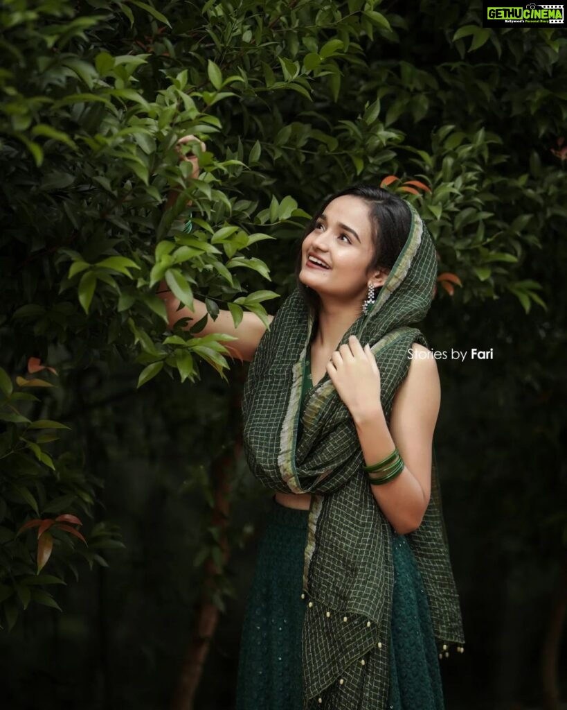 Meenakshi Anoop Instagram - Eid Mubarak 💫 . . .Stylist and designer : @doms.2010 Costume: @Threadnneedle_official Jewellery: @anokhi_priyakishore Photography: @stories_by_fari @esquire.photography