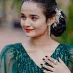 Meenakshi Anoop Instagram - Glow in Green✨ Stylist and designer : @doms.2010 Photography: @fotographerjp Costume: @threadnneedle_official Jewellery: @anokhi_priyakishore