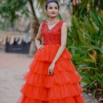 Meenakshi Anoop Instagram - RED❤️IT'S A COMMON FAVOURITE ❤️ Stylist and designer :@doms.2010 Photography:@fotographerjp Costume: @stitch_n_fit Jewellery:@anokhi_priyakishore Hair: @rathybaiju artistry Makeup: @arun_uthradam