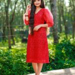 Meenakshi Anoop Instagram - Christmas week ❄️🎅🎄🎁 Stylist : @doms.2010 Click:@3leaf_photography Costume: @threadnneedle_official