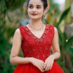 Meenakshi Anoop Instagram - RED❤️IT'S A COMMON FAVOURITE ❤️ Stylist and designer :@doms.2010 Photography:@fotographerjp Costume: @stitch_n_fit Jewellery:@anokhi_priyakishore Hair: @rathybaiju artistry Makeup: @arun_uthradam