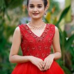 Meenakshi Anoop Instagram - RED❤️IT'S A COMMON FAVOURITE ❤️ Stylist and designer :@doms.2010 Photography:@fotographerjp Costume: @stitch_n_fit Jewellery:@anokhi_priyakishore Hair: @rathybaiju artistry Makeup: @arun_uthradam