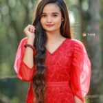 Meenakshi Anoop Instagram - Christmas week ❄️🎅🎄🎁 Stylist : @doms.2010 Click:@3leaf_photography Costume: @threadnneedle_official