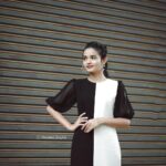 Meenakshi Anoop Instagram - Black or white? Stylist and designer: @doms.2010 Costume: @Snoqueen_shopping jewellery: @anokhi_priyakishore Photography: @abnormal_grapher
