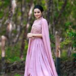Meenakshi Anoop Instagram - You are your home💌 Stylist and designer : @doms.2010 Costume: @utsavkochi Stylist and designer : @doms.2010 Costume: @utsavkochi jewellery: @anokhi_priyakishore Photography: @98craftman